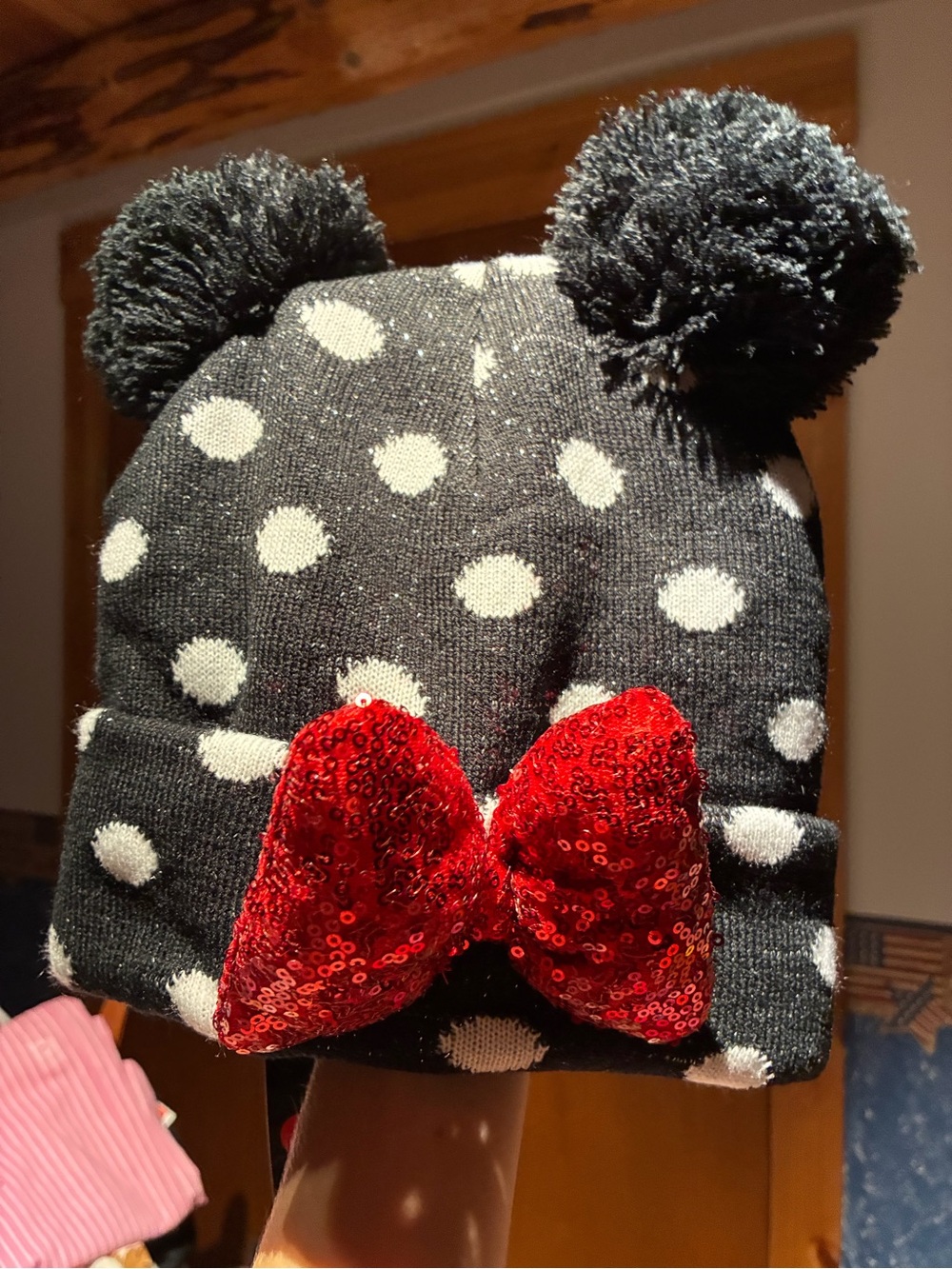 NWT 2026 Release Minnie Mouse Sequin Bow Disney Beanie Hat